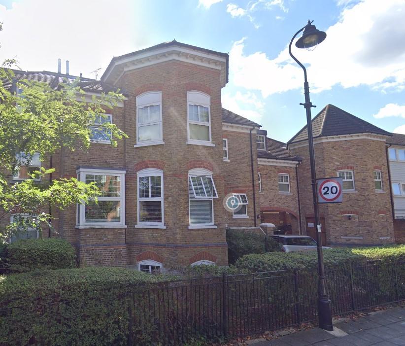 25, Manor House Court, Hanwell photo 2