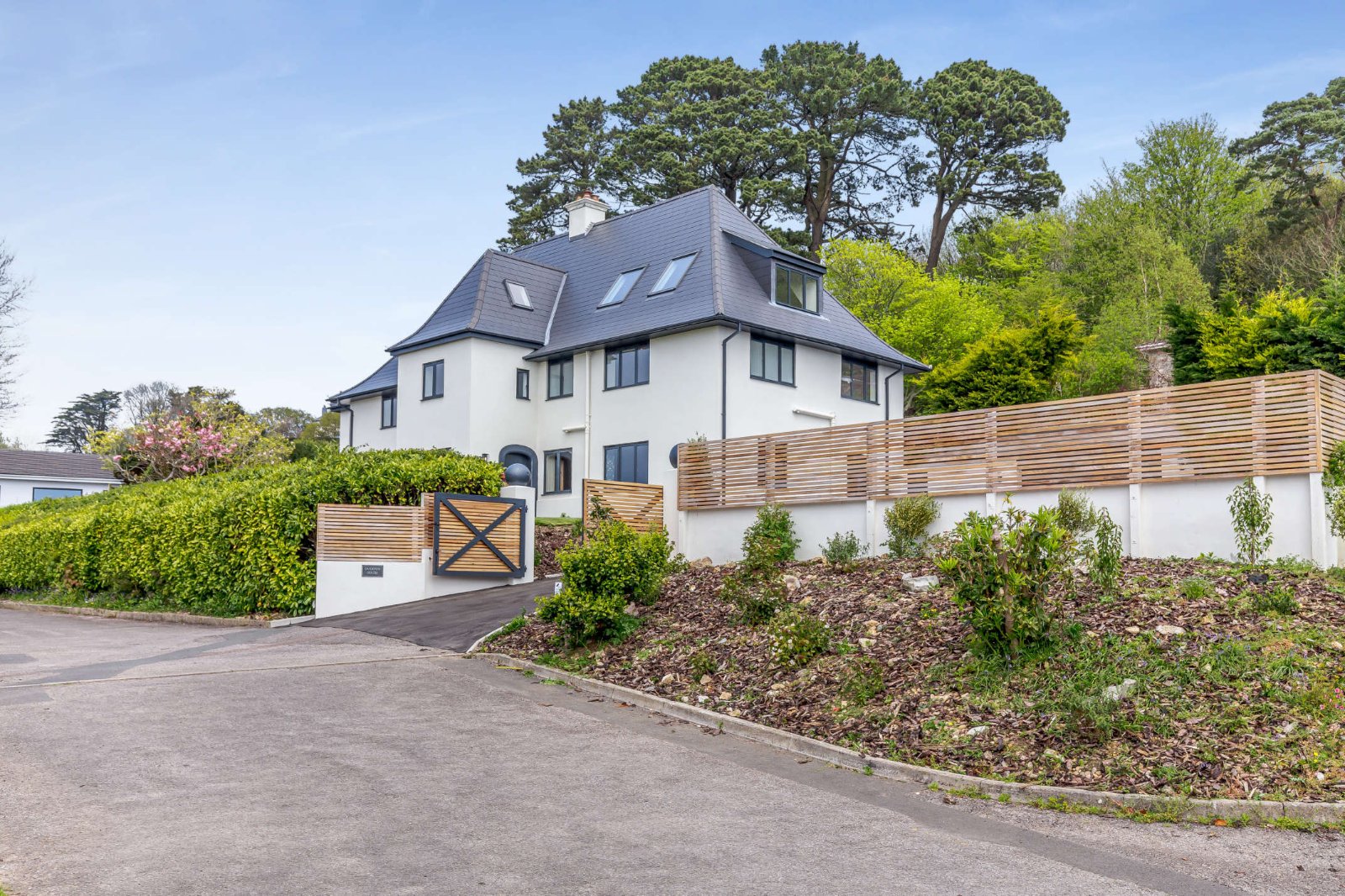 7 bedroom detached house for sale 0
