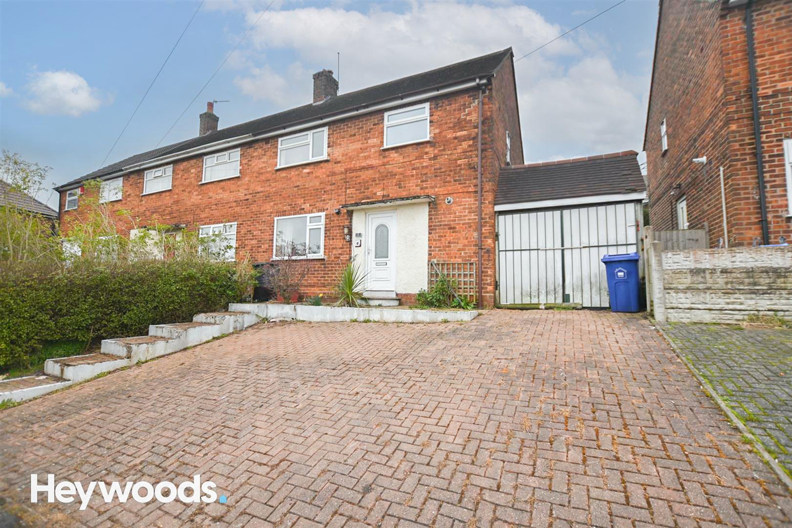 Photos of Maple Avenue, Chesterton, Newcastle ST5 64268036