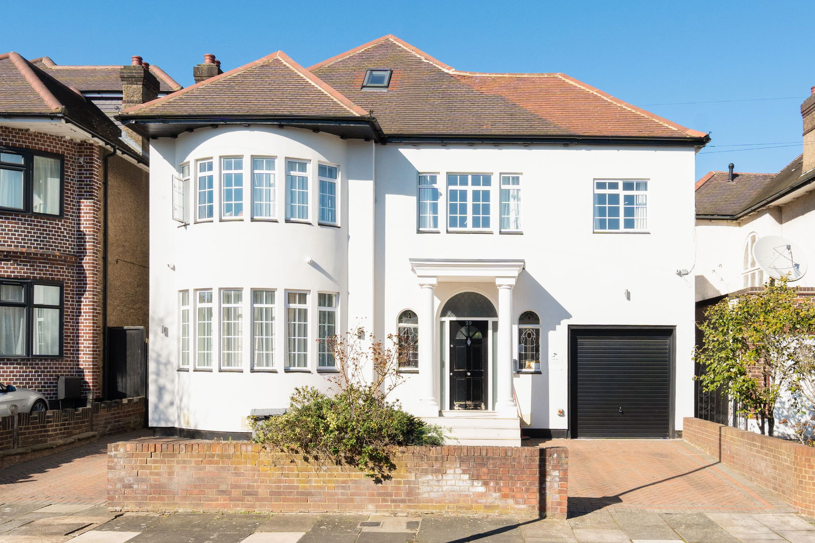 6 bedroom detached house for sale 0