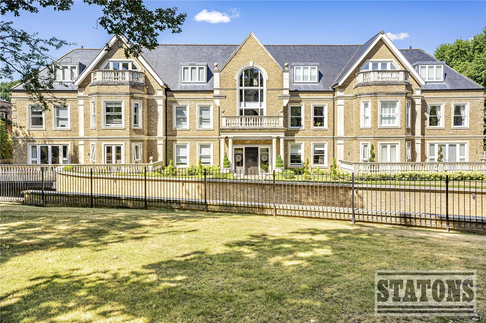 3 bedroom flat for sale 0
