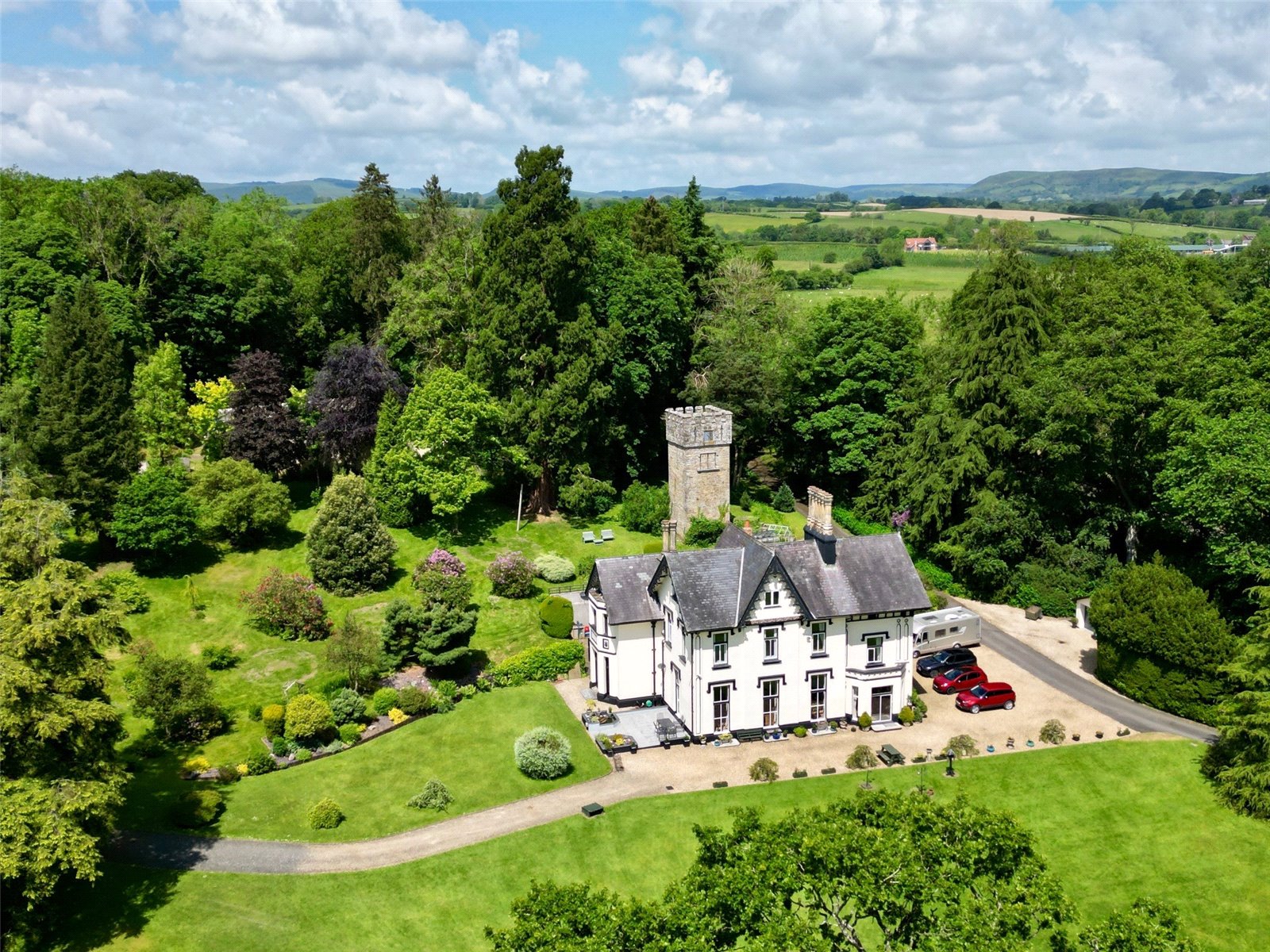 4 bedroom semi-detached house for sale