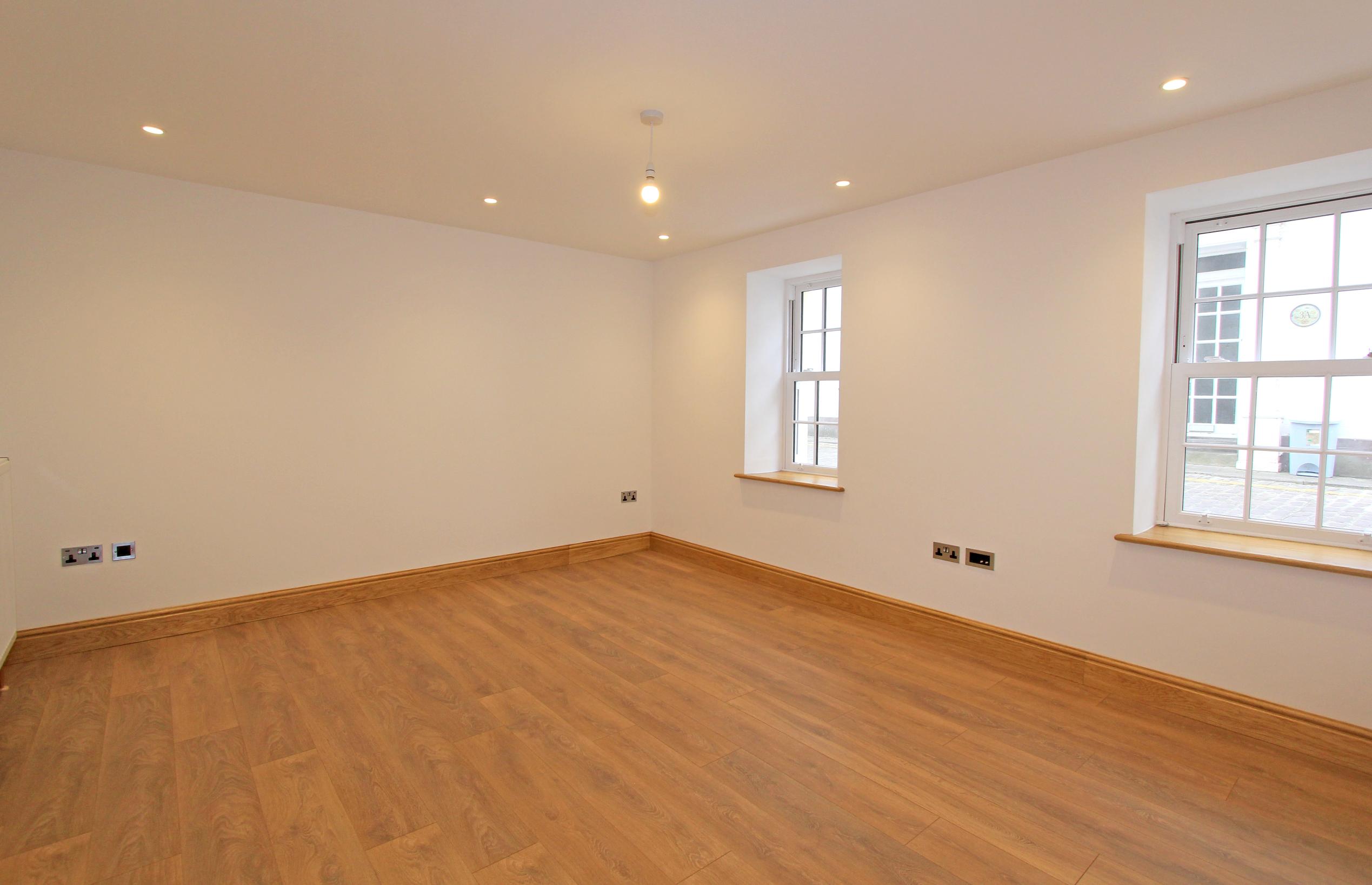 5 bedroom town house for sale 0