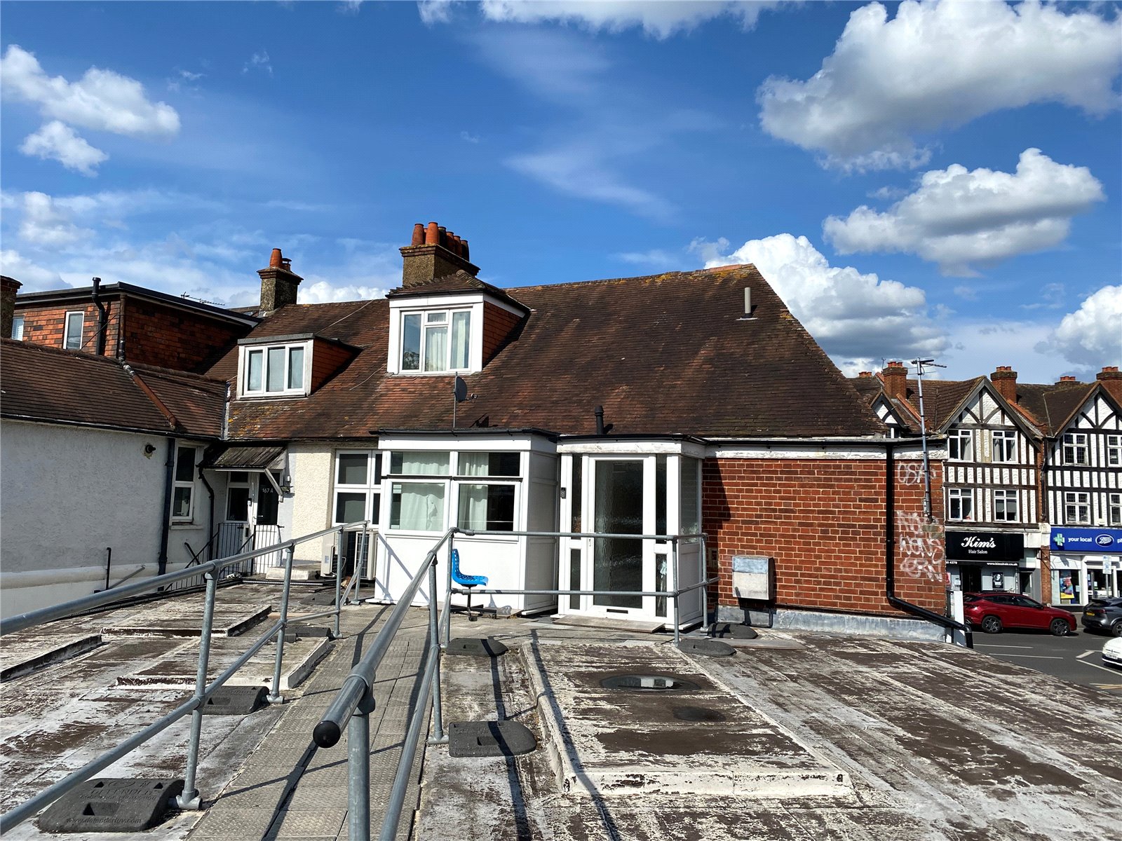165A,, Central Road, Worcester Park photo 4
