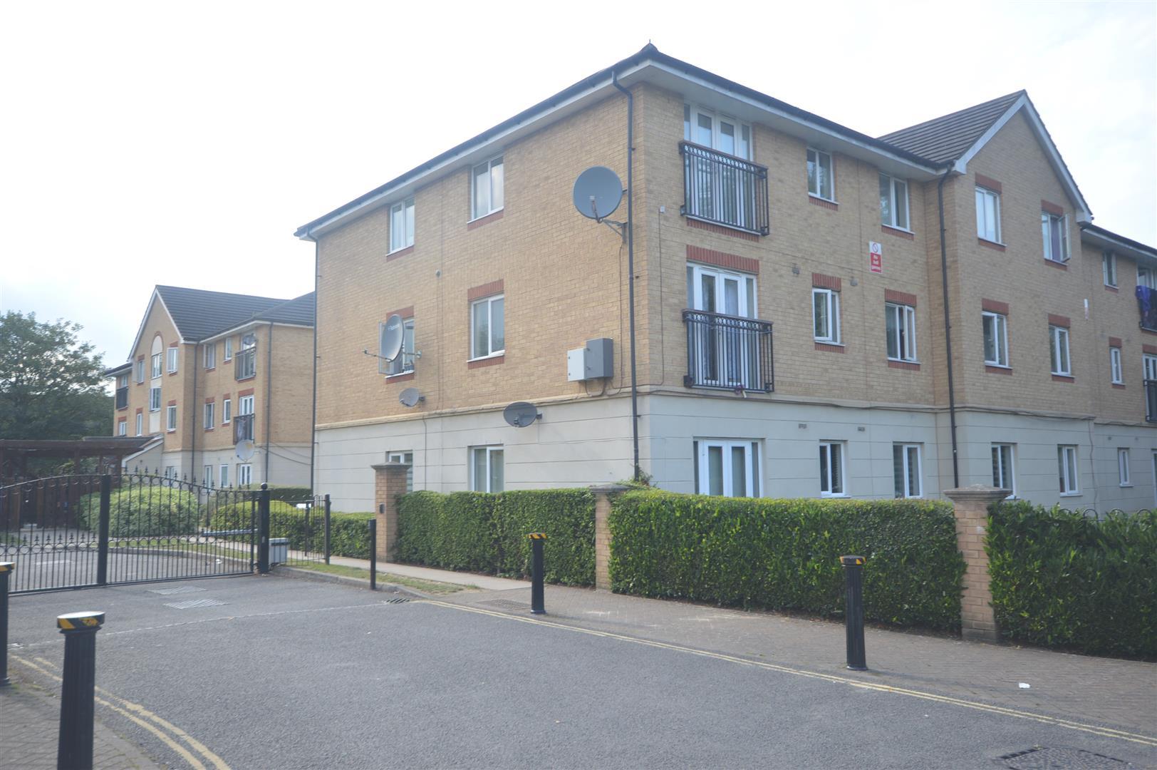 Ambient House,, 12, Tysoe Avenue Enfield, London photo 3