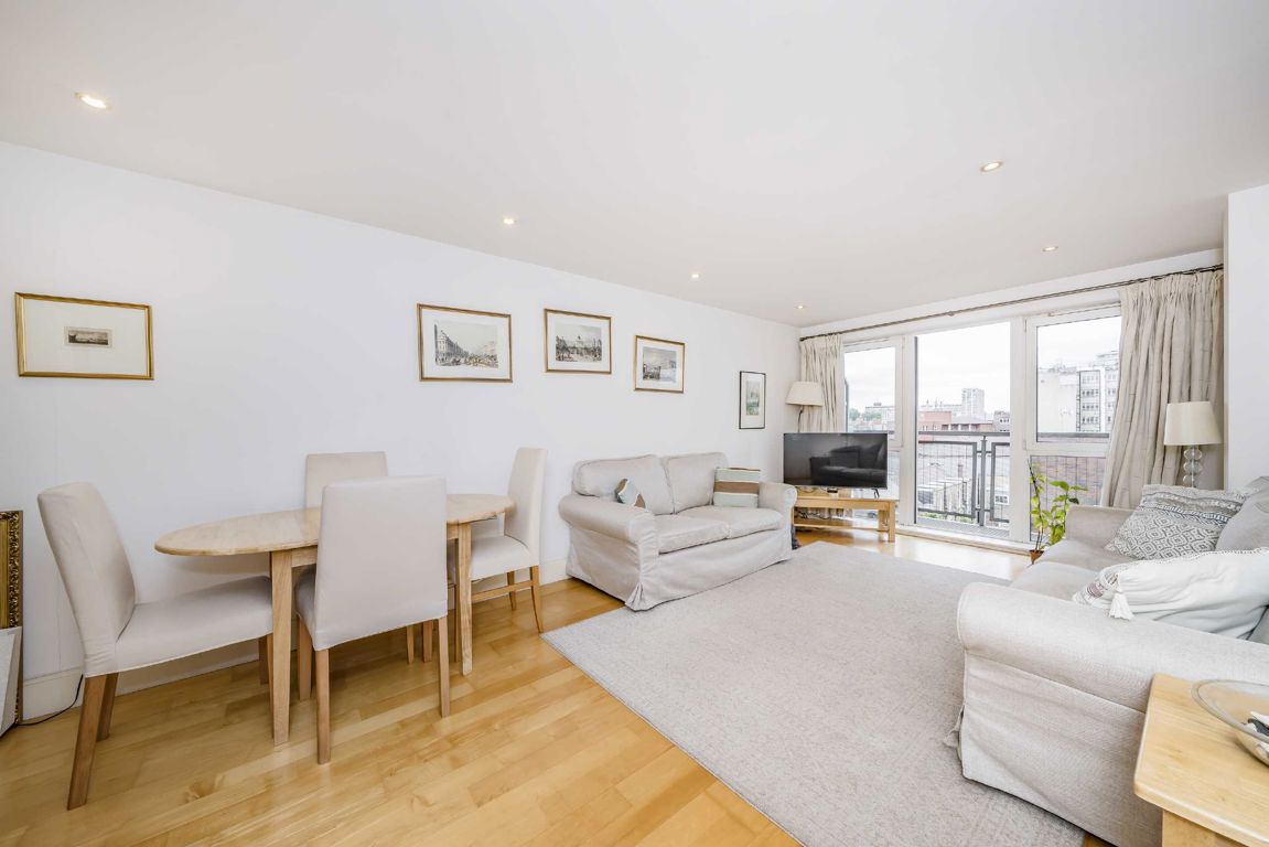 2-bed flat on Flat 38, 60, Vauxhall Bridge Road, London, £3,000/mo