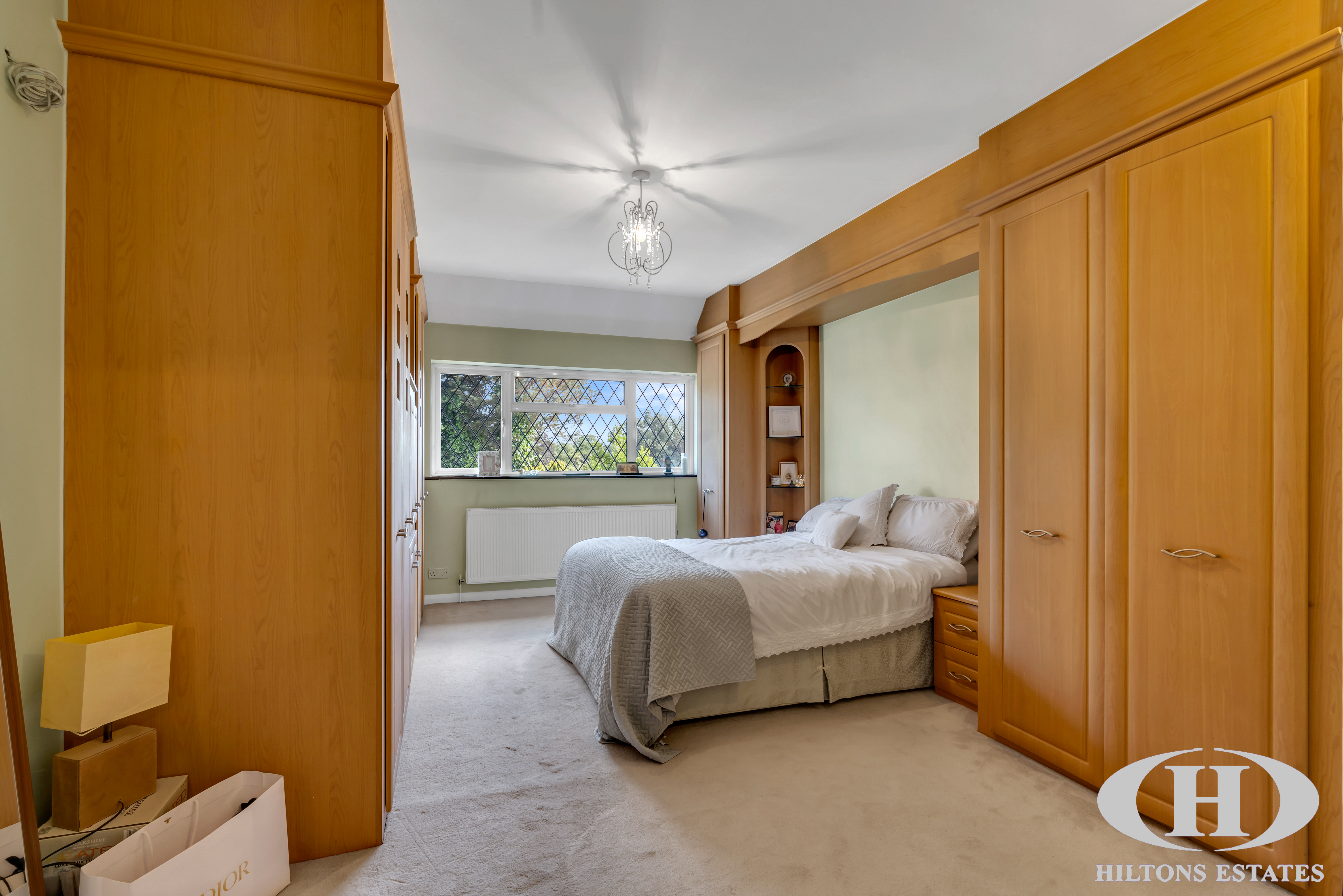 5 bedroom detached house for sale 0