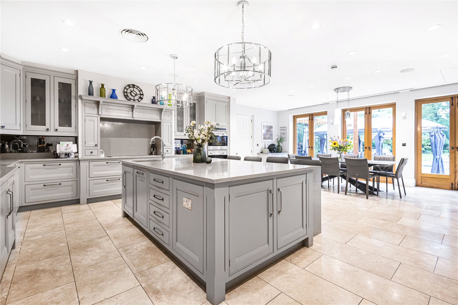 6 bedroom detached house for sale 0