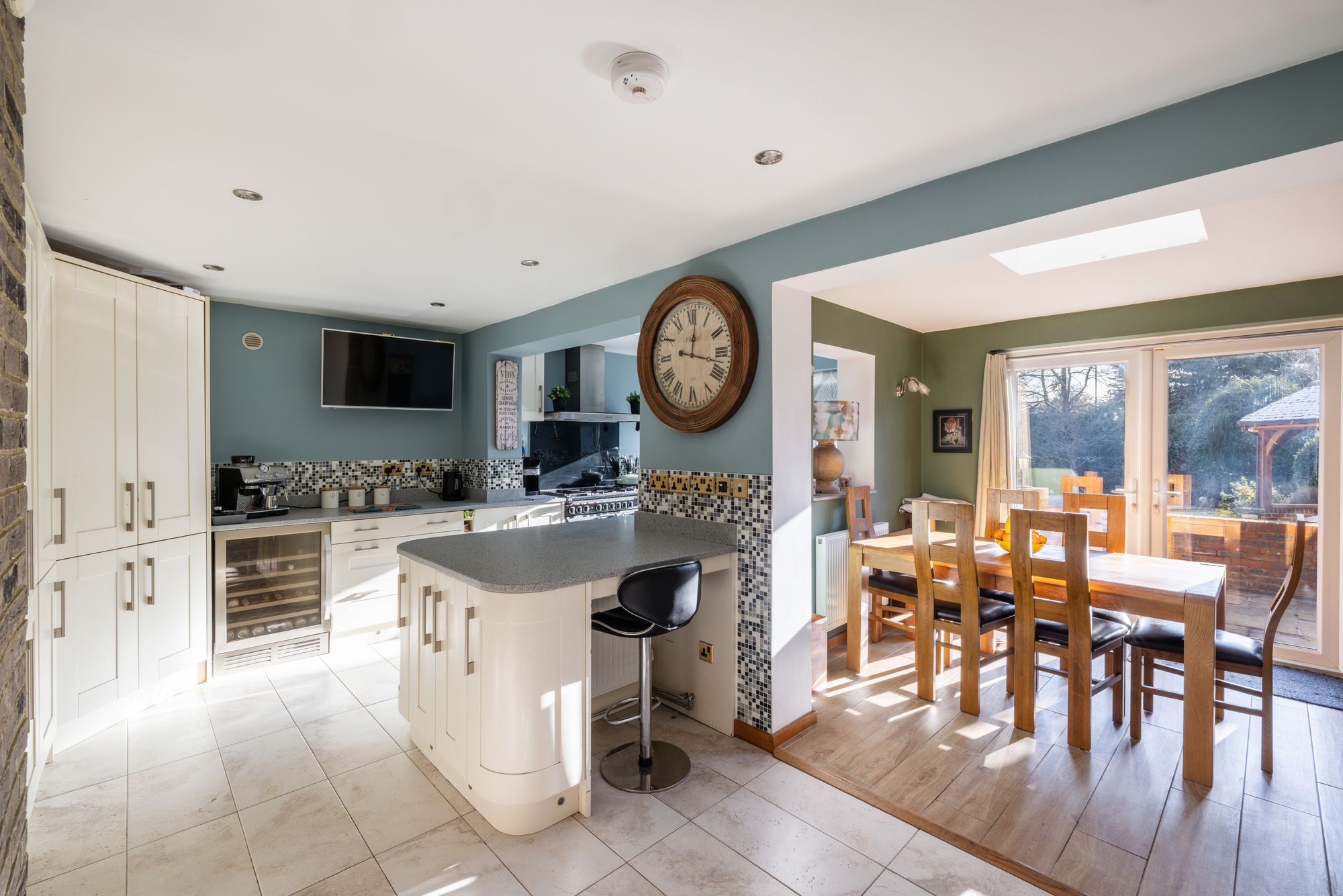 5 bedroom detached house for sale 0