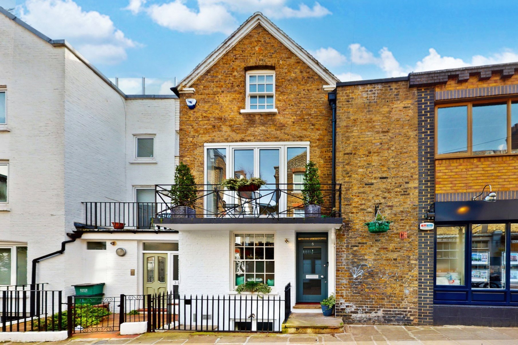 2 bedroom detached house for sale 0