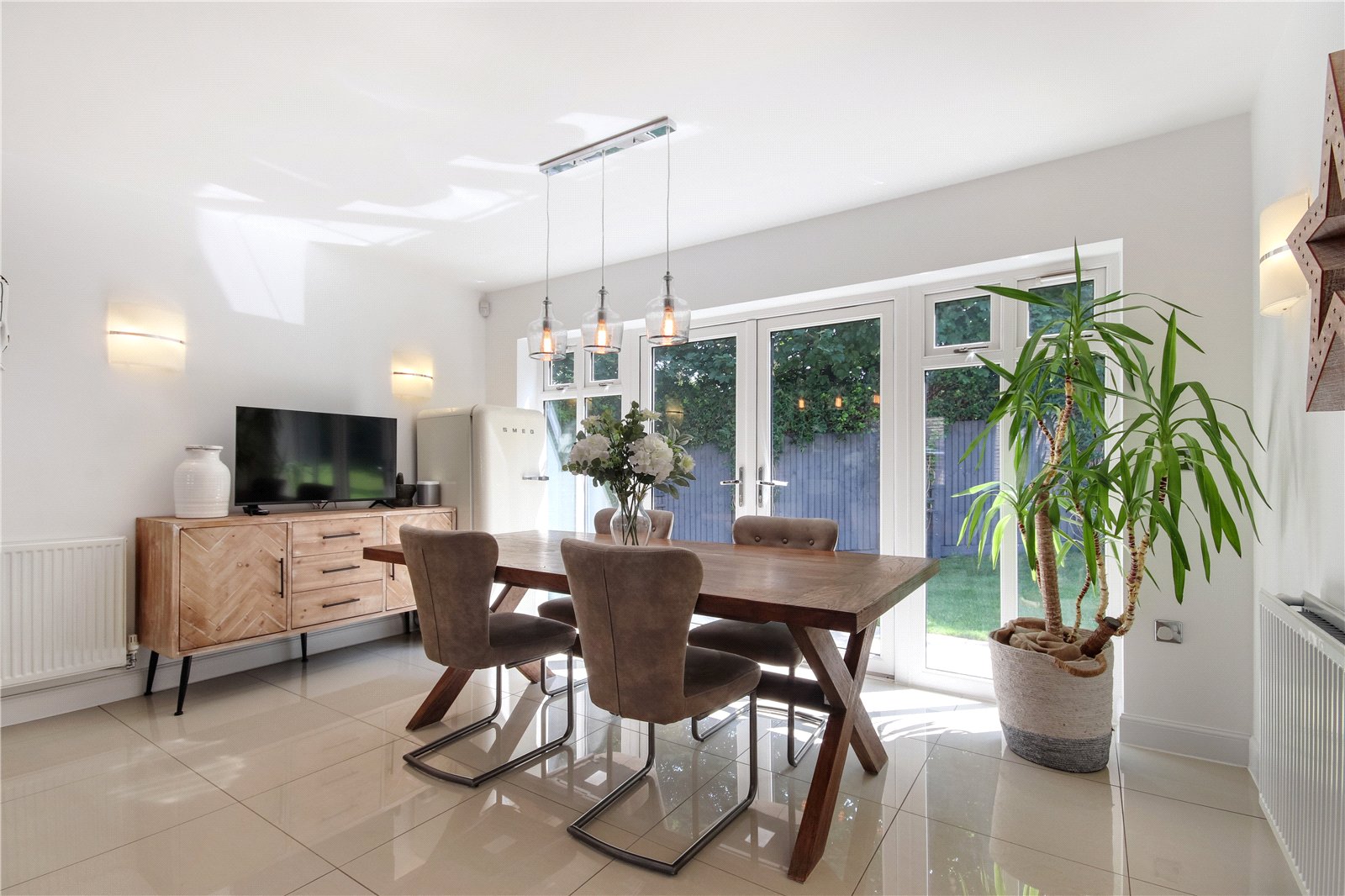 5 bedroom detached house for sale 0