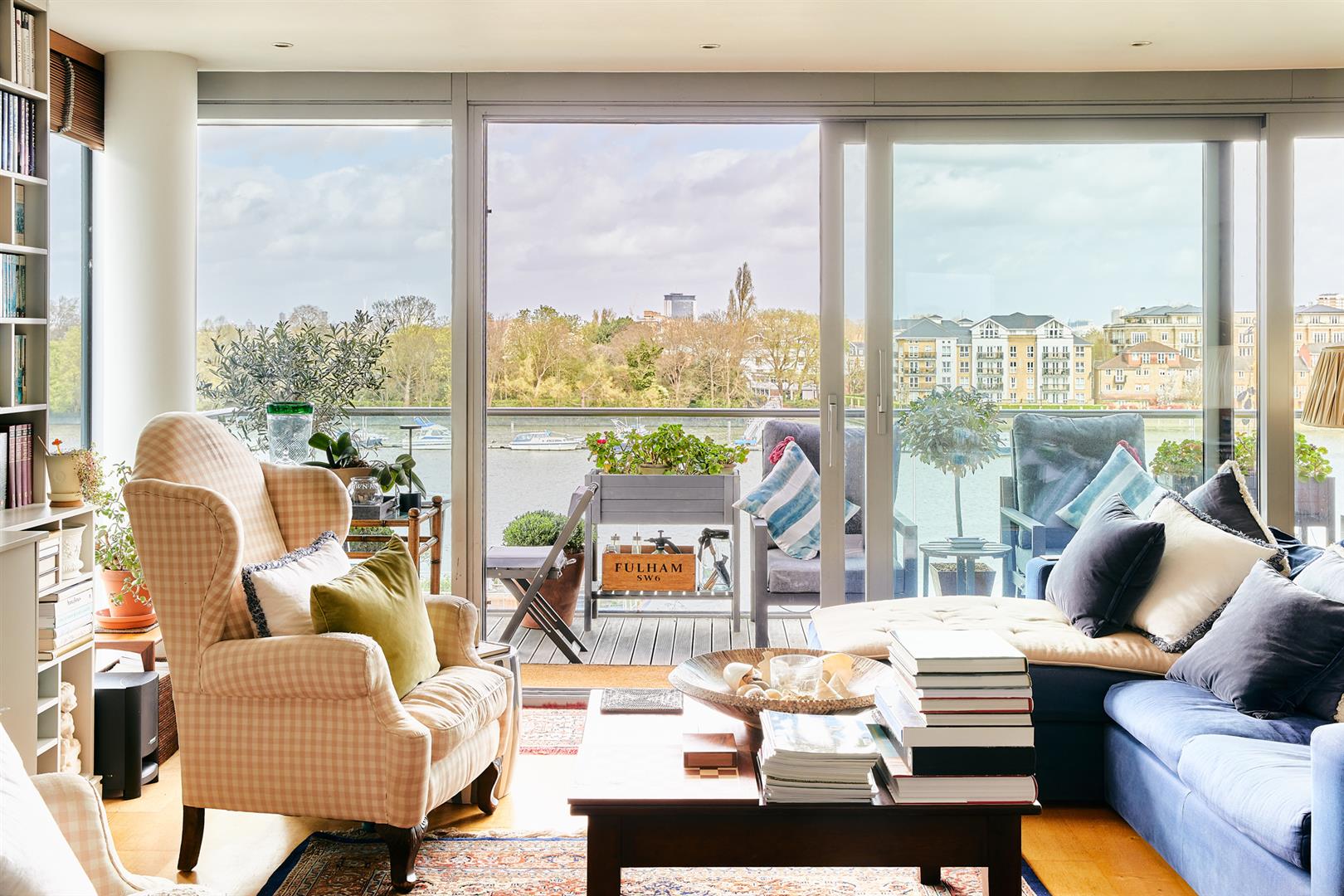 2 bedroom flat for sale 0