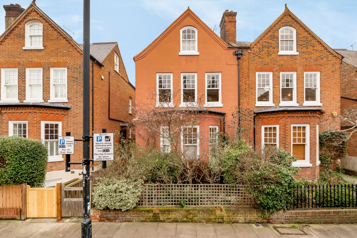 6 bedroom property for sale 0