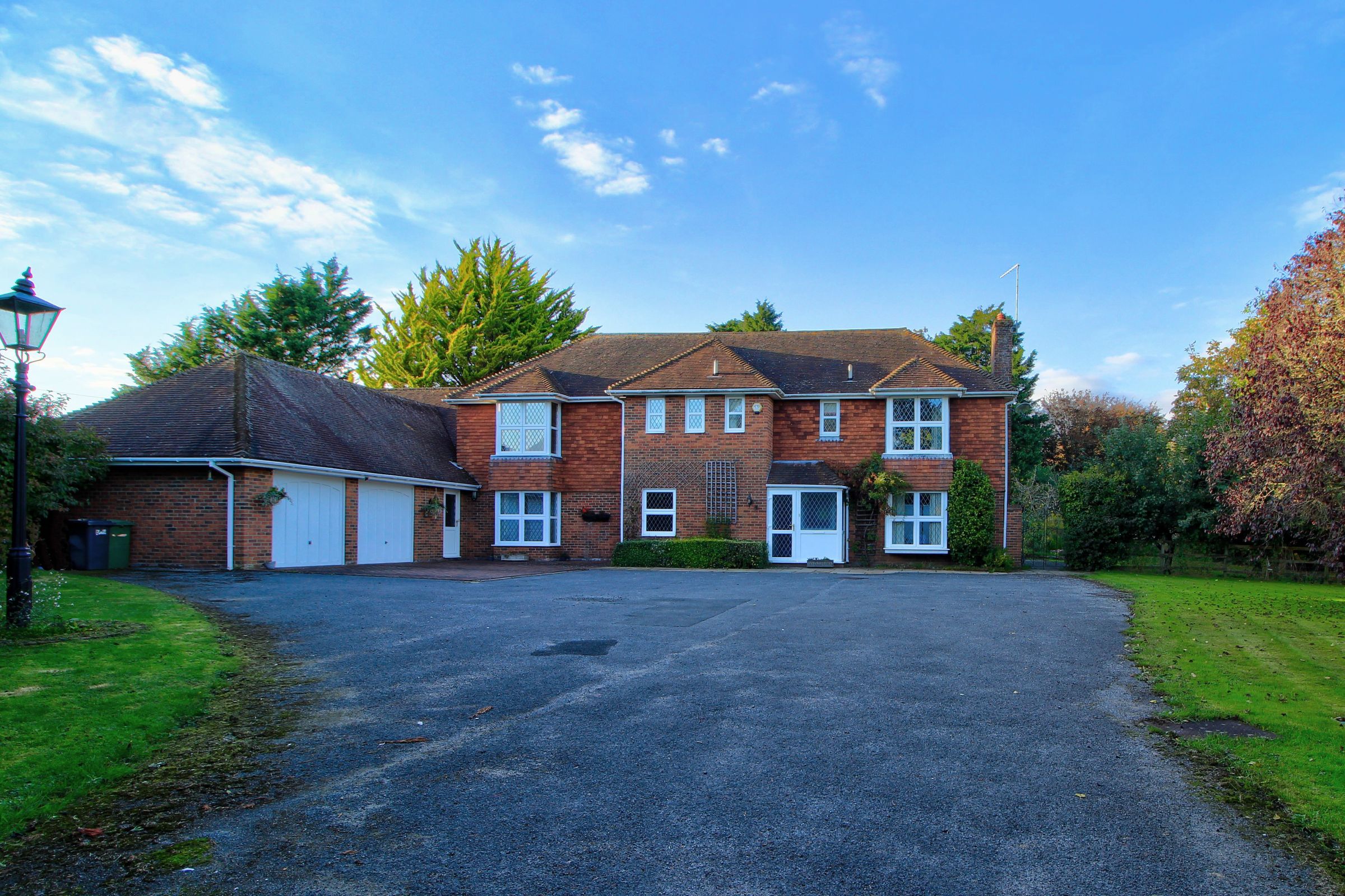 4 bedroom detached house for sale 0