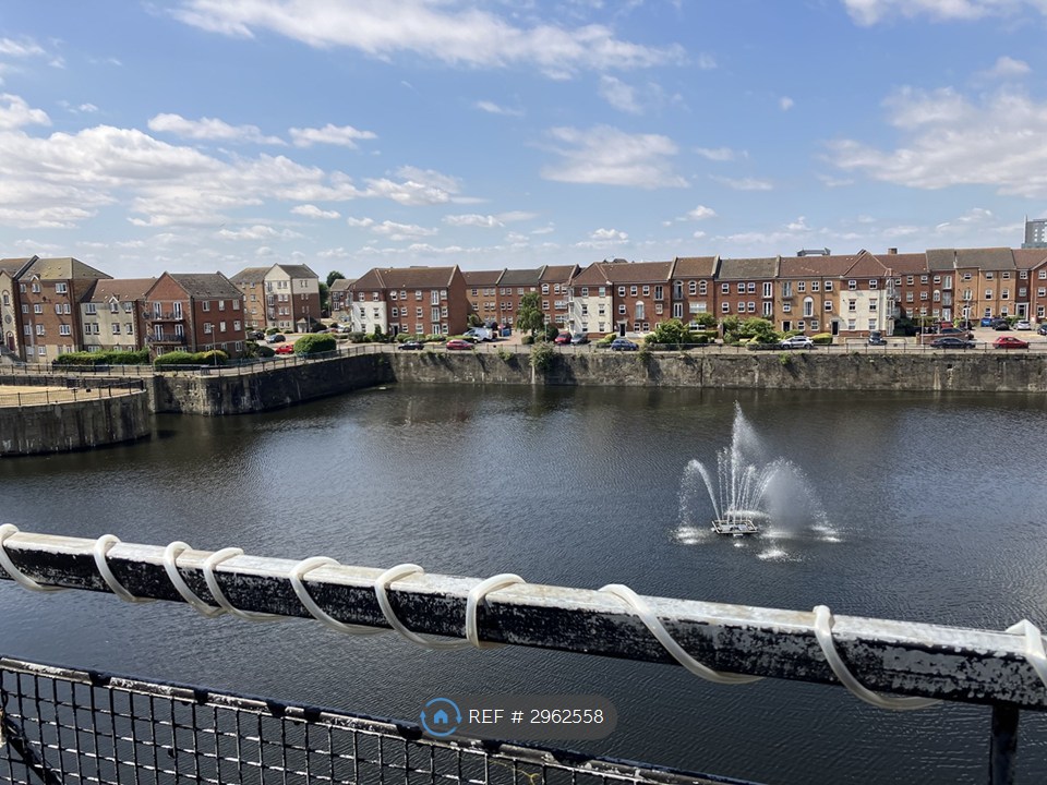 St James Court, Lock Keepers Court, Hull photo 2