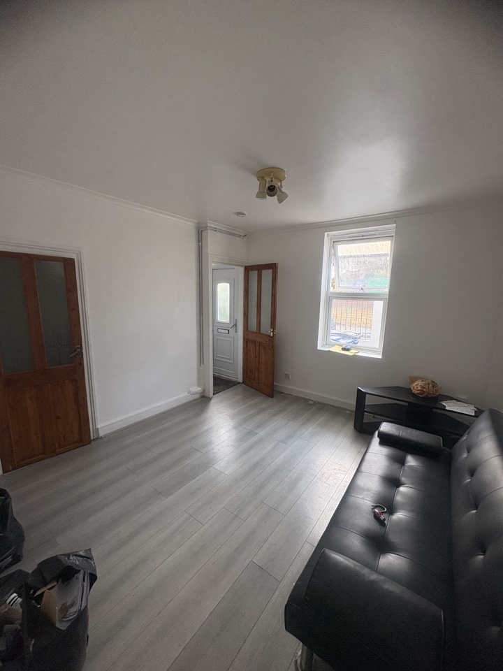 4, Mill Road, South Ockendon photo 4