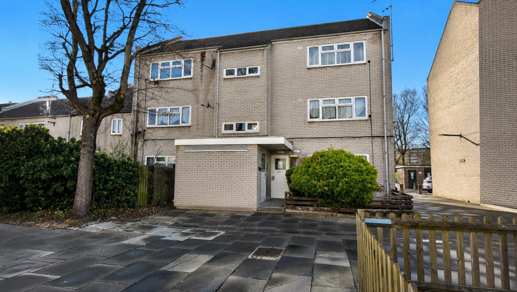 72, Poplar Place, London photo 2