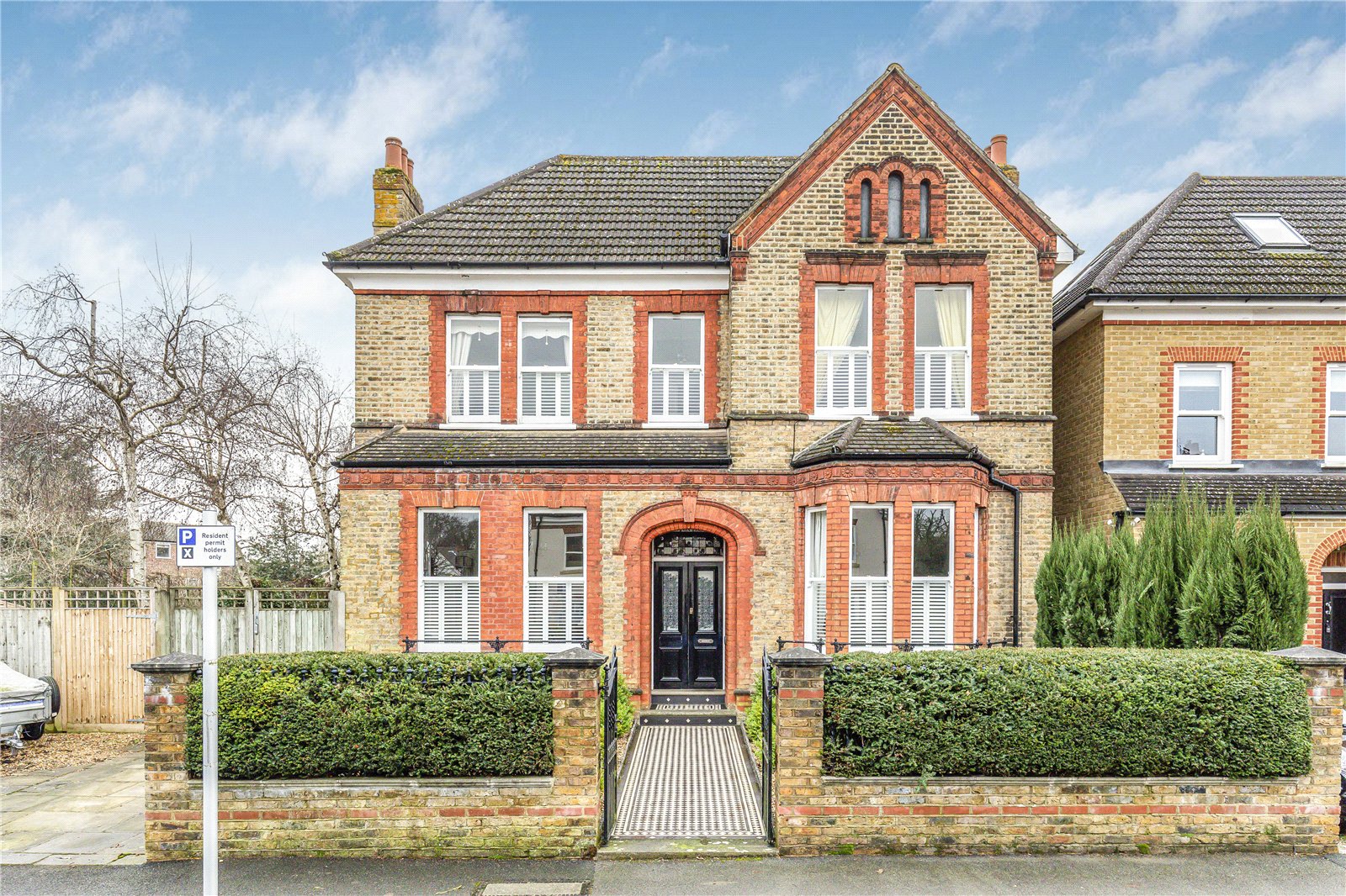 5 bedroom detached house for sale 0