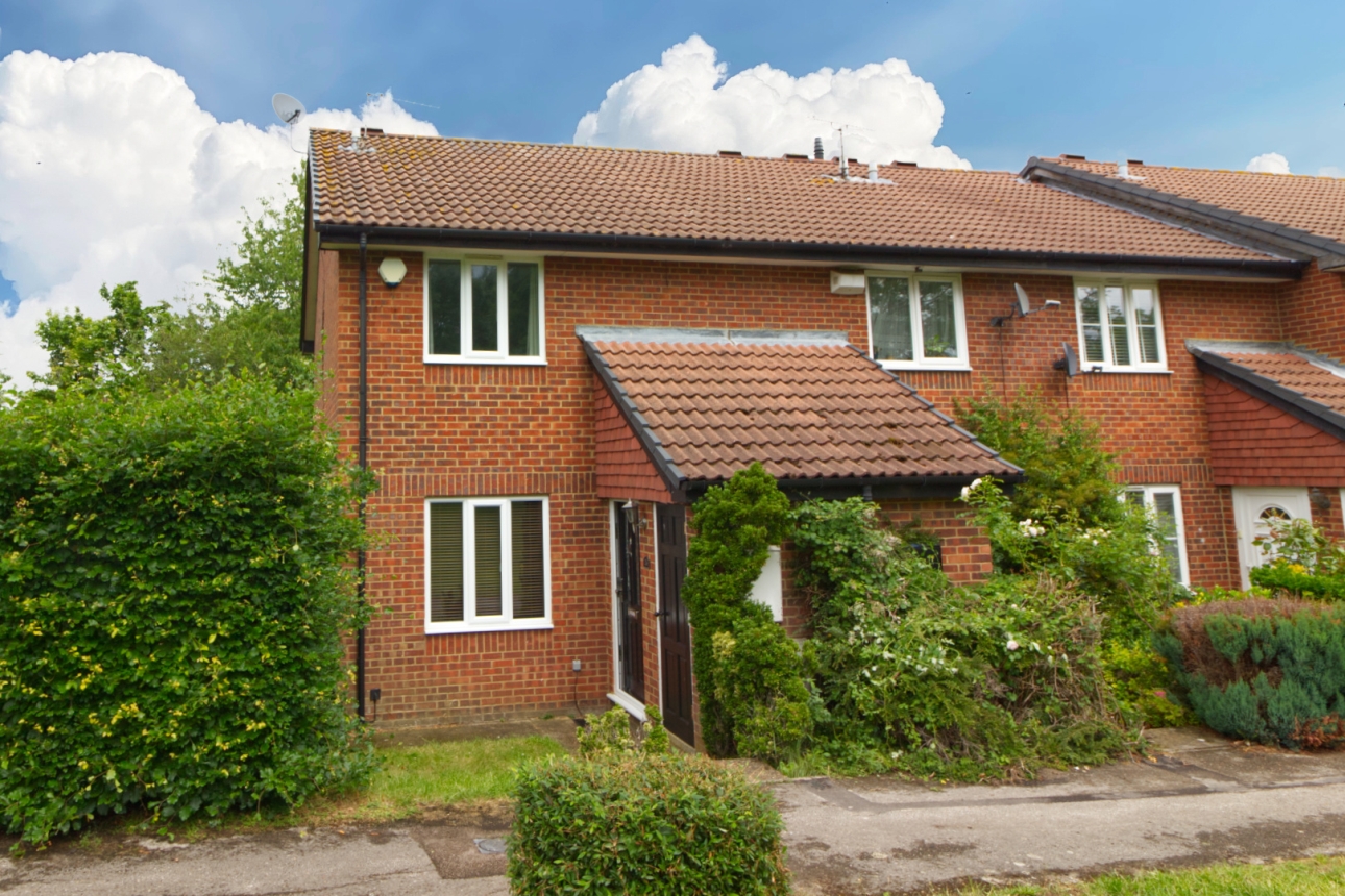 26, Burgess Gardens, Newport Pagnell photo 5