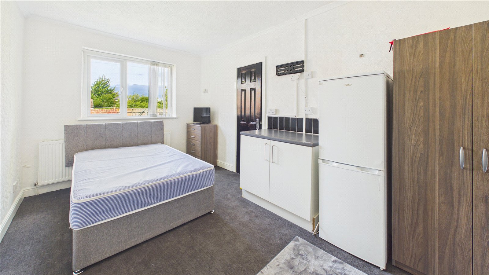 Room 13, 23-25, The Crescent, Middlesbrough photo 5