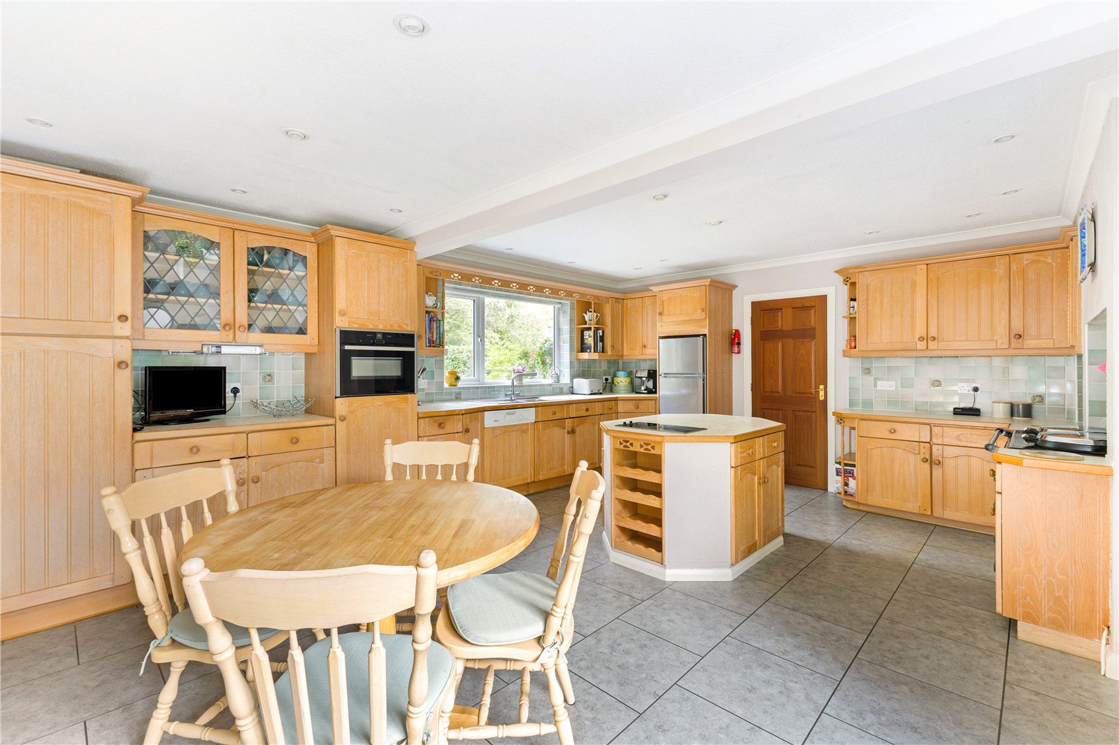 5 bedroom detached house for sale 0