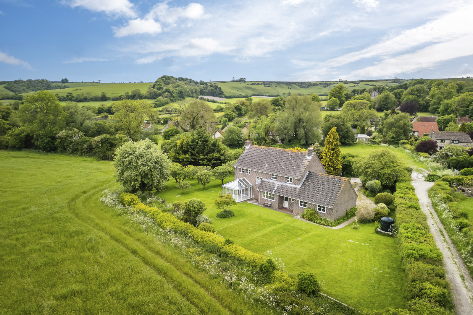 4 bedroom detached house for sale 0