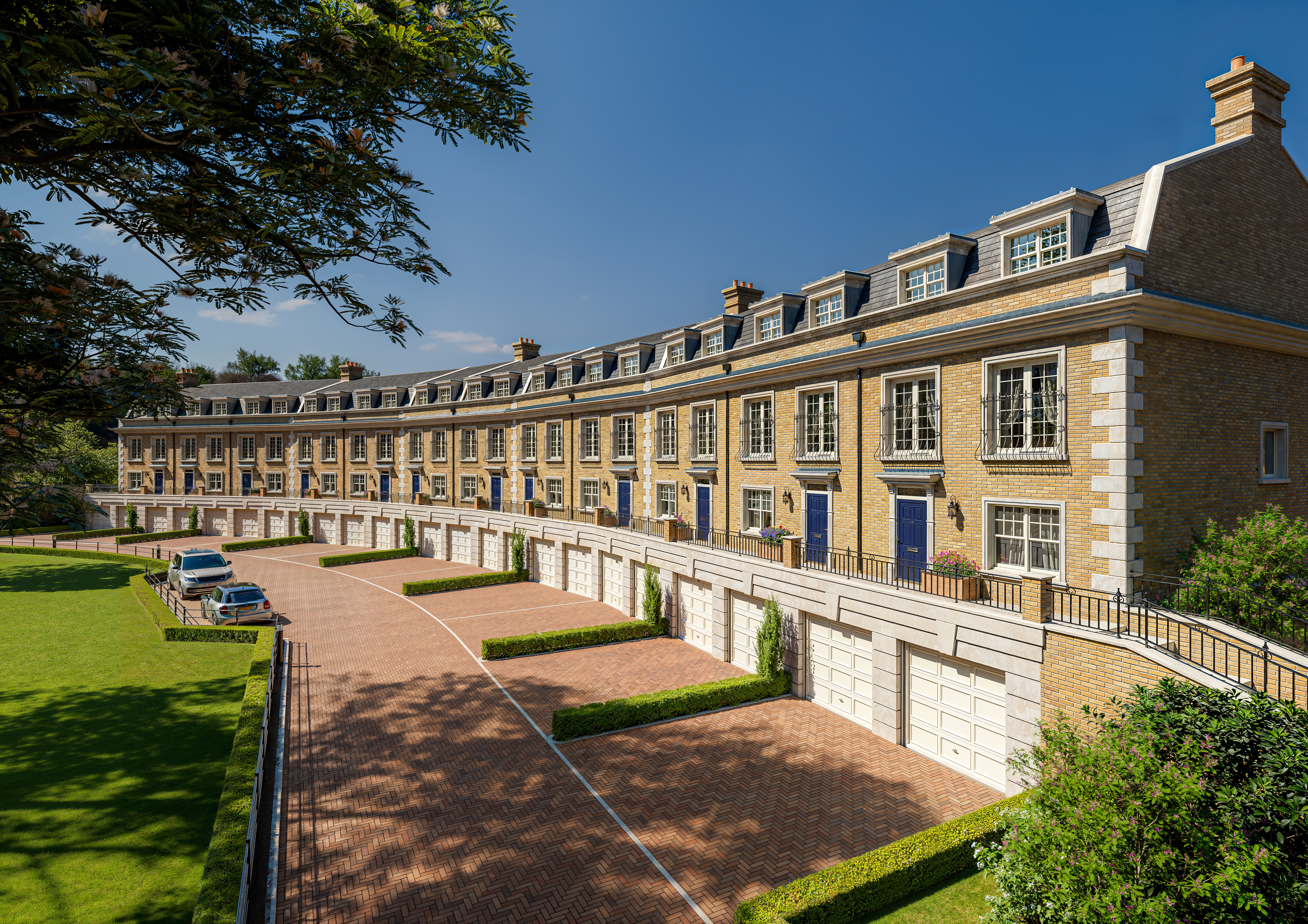 4 bedroom terraced house for sale in London