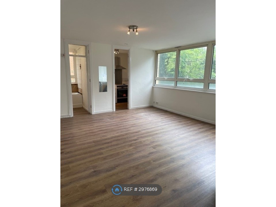 Flat, Hilltop House Hornsey Lane, London photo 4