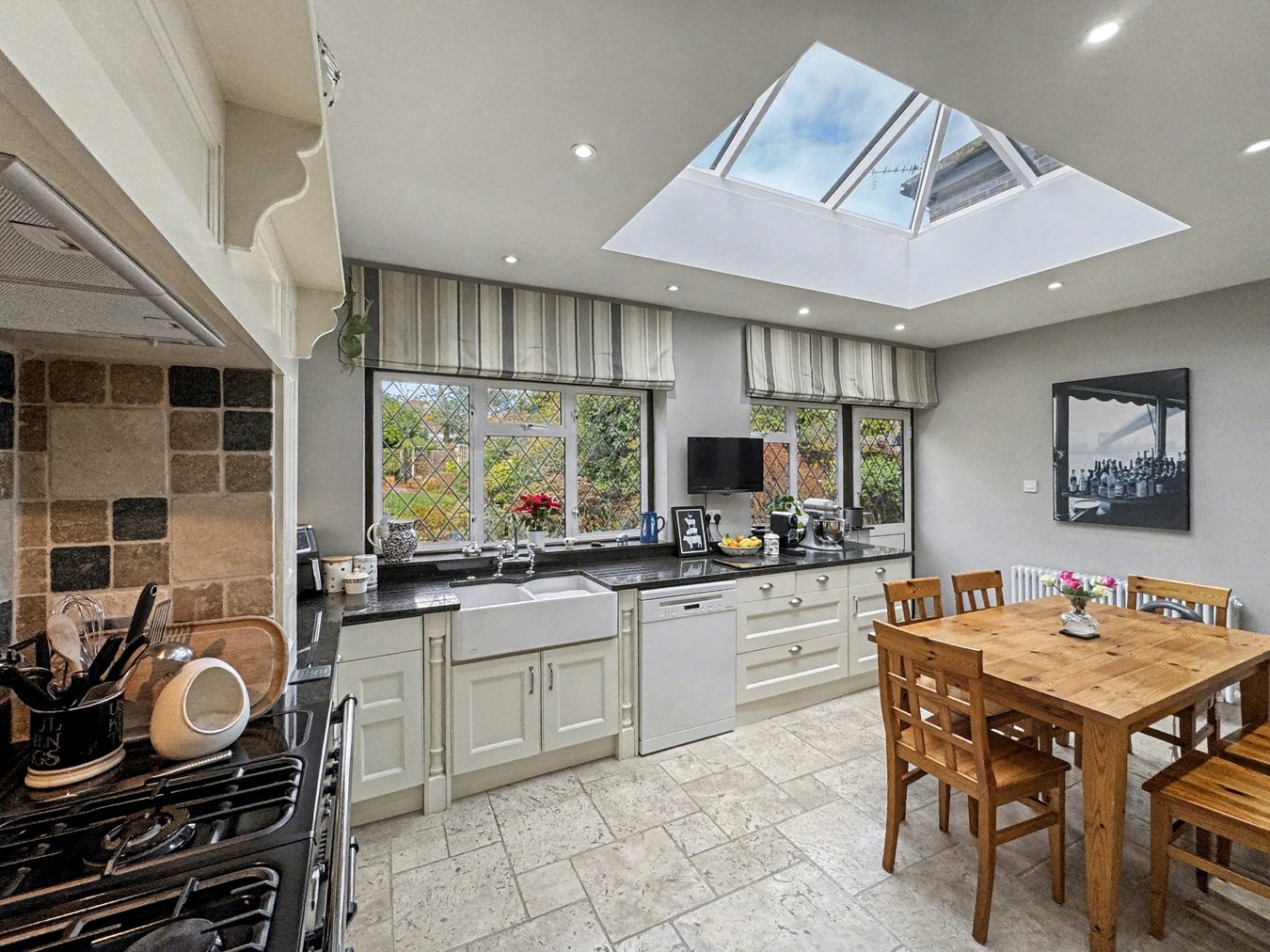 5 bedroom detached house for sale 0