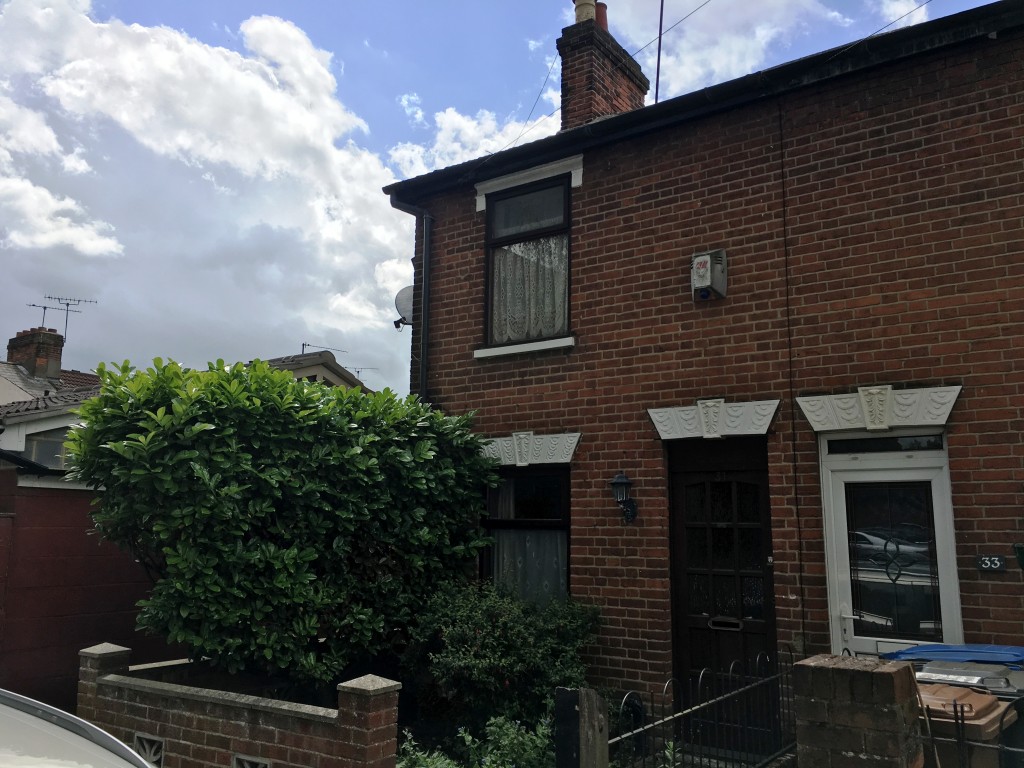 31 Waterloo Road, Ipswich photo 2