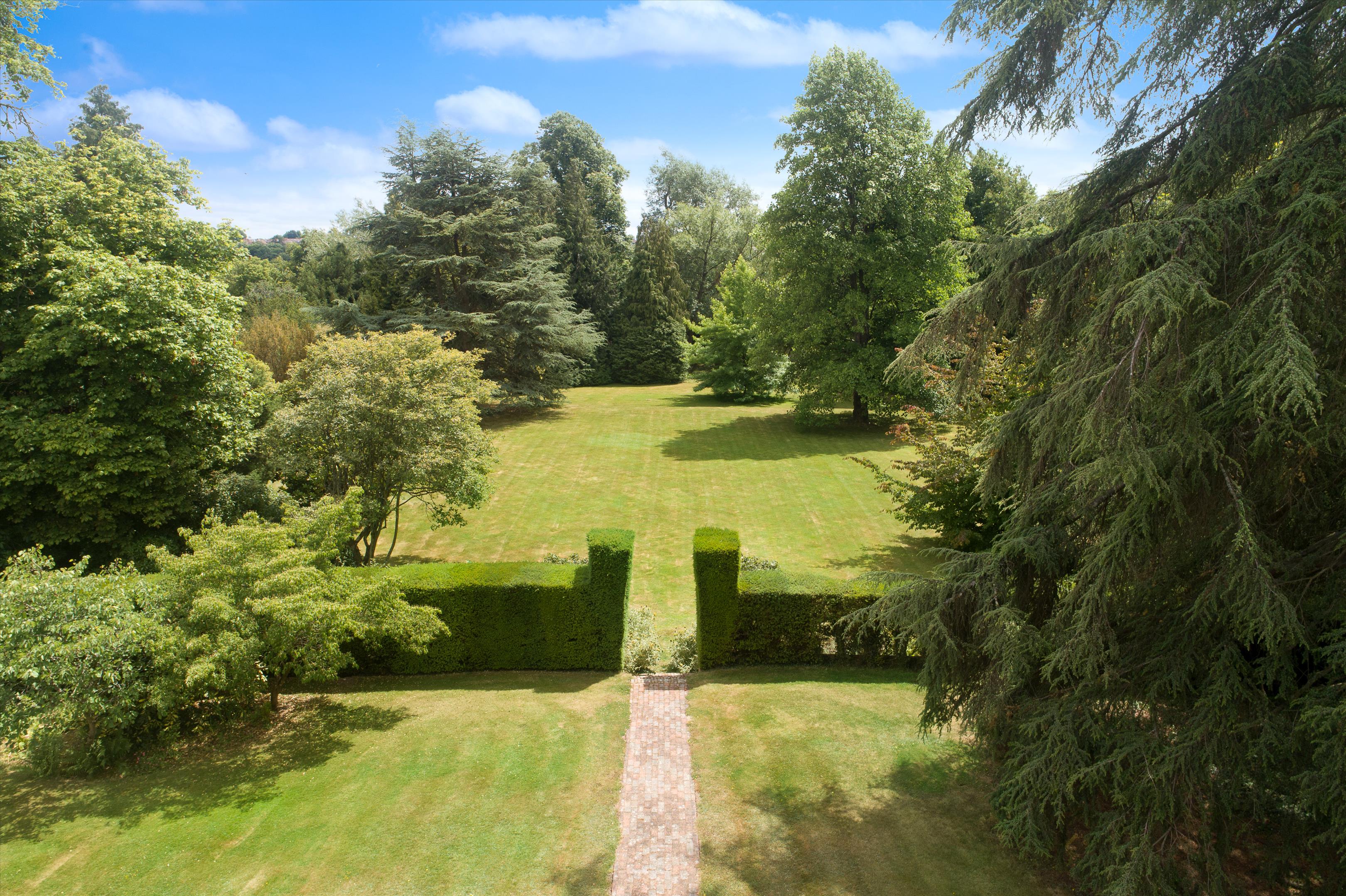 7 bedroom detached house for sale 0