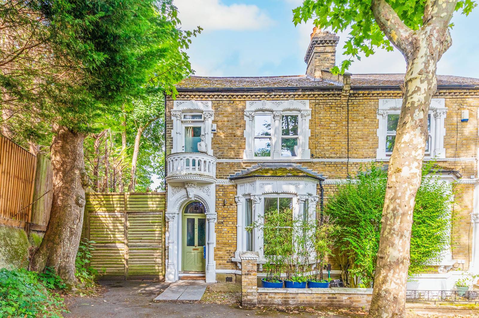 2 bedroom property for sale