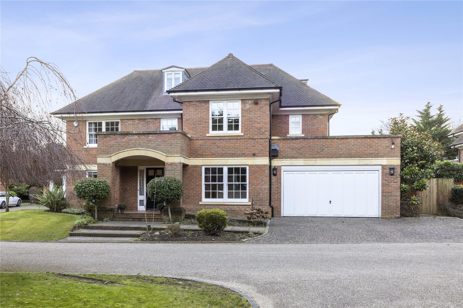 6 bedroom detached house for sale 0