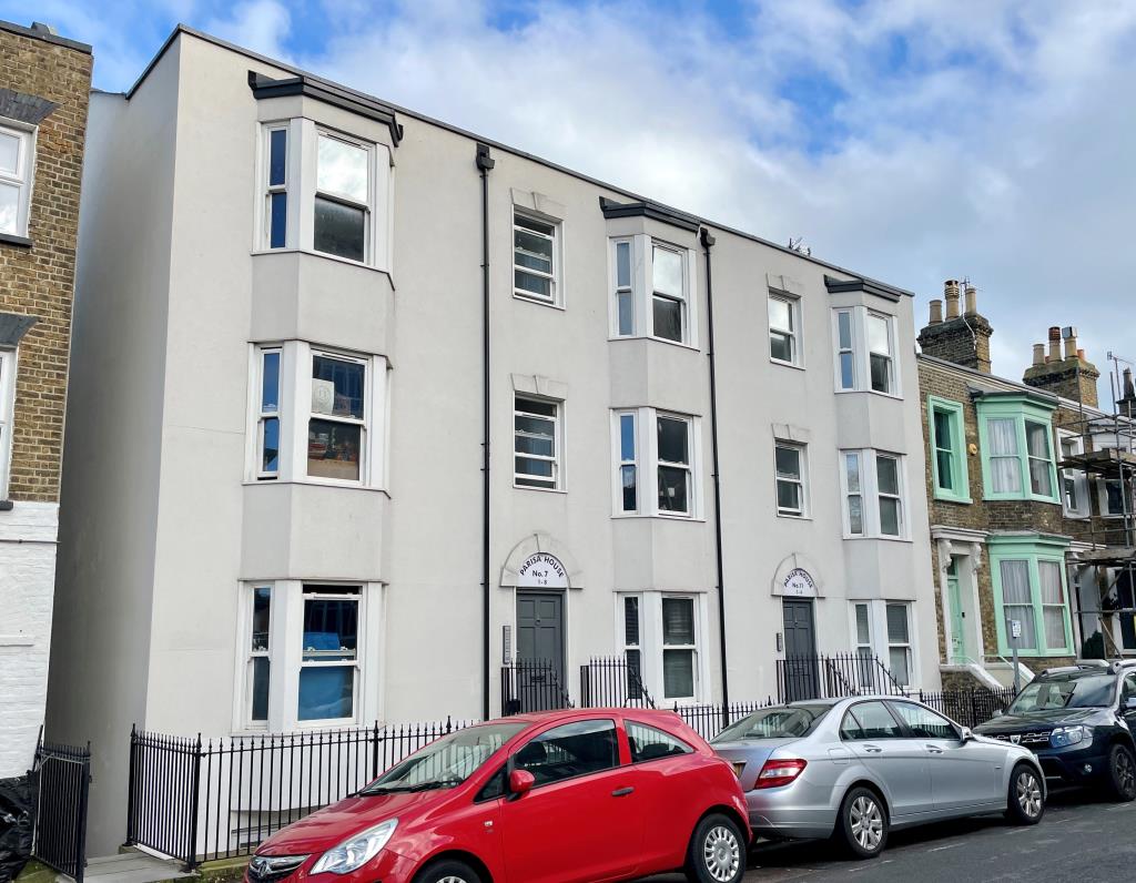 6 bedroom end terrace house for sale in London