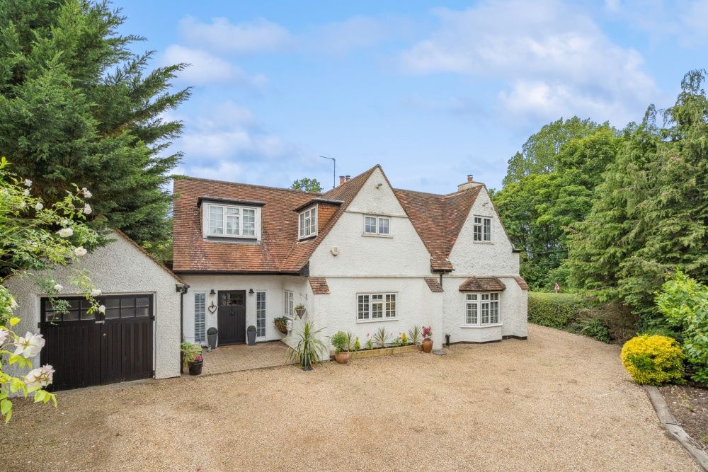 5 bedroom detached house for sale 0