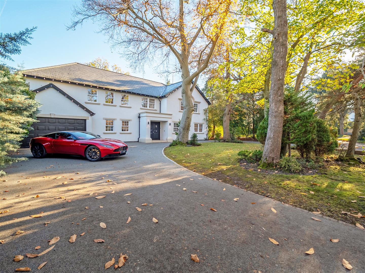 5 bedroom detached house for sale 0