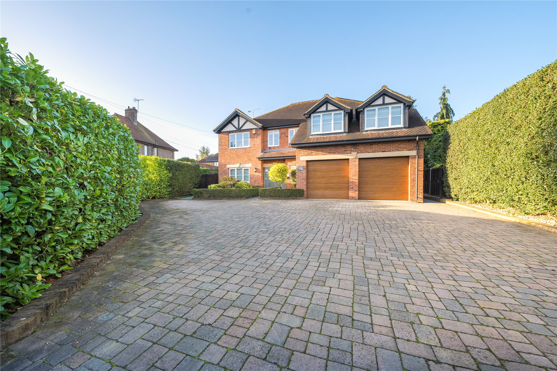 5 bedroom detached house for sale 0