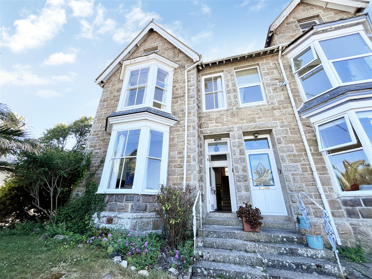 5 bedroom end terrace house for sale 0