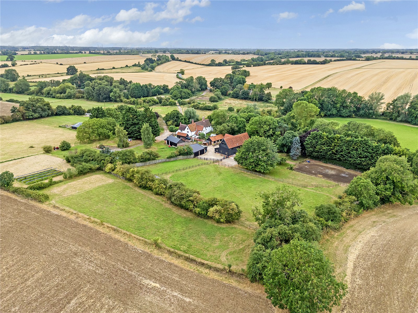 6 bedroom detached house for sale 0