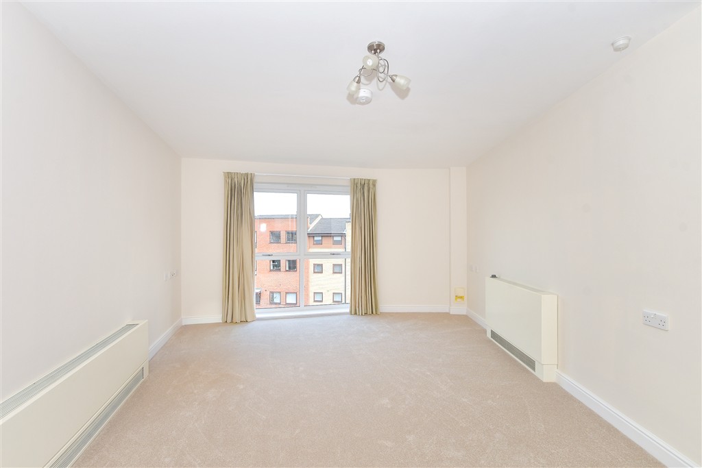 Commonwealth Drive, Crawley photo 4