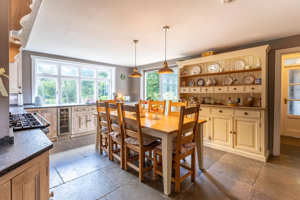 4 bedroom detached house for sale 0