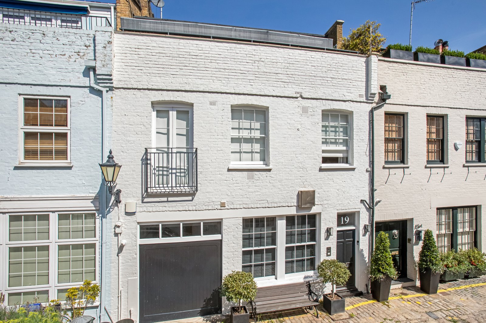 3 bedroom mews house for sale 0