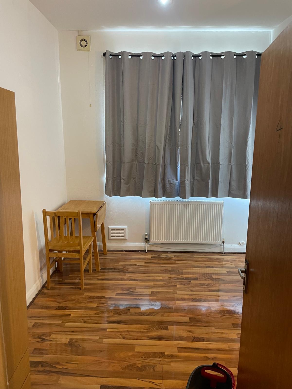 Flat 4, 101, Arcadian Gardens, London photo 5