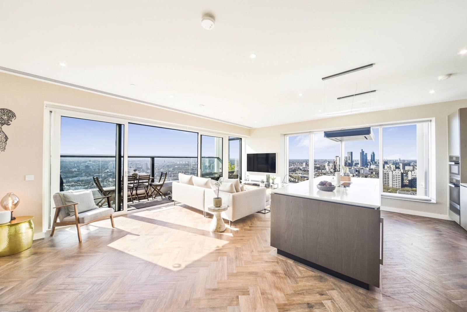 3 bedroom flat for sale 0