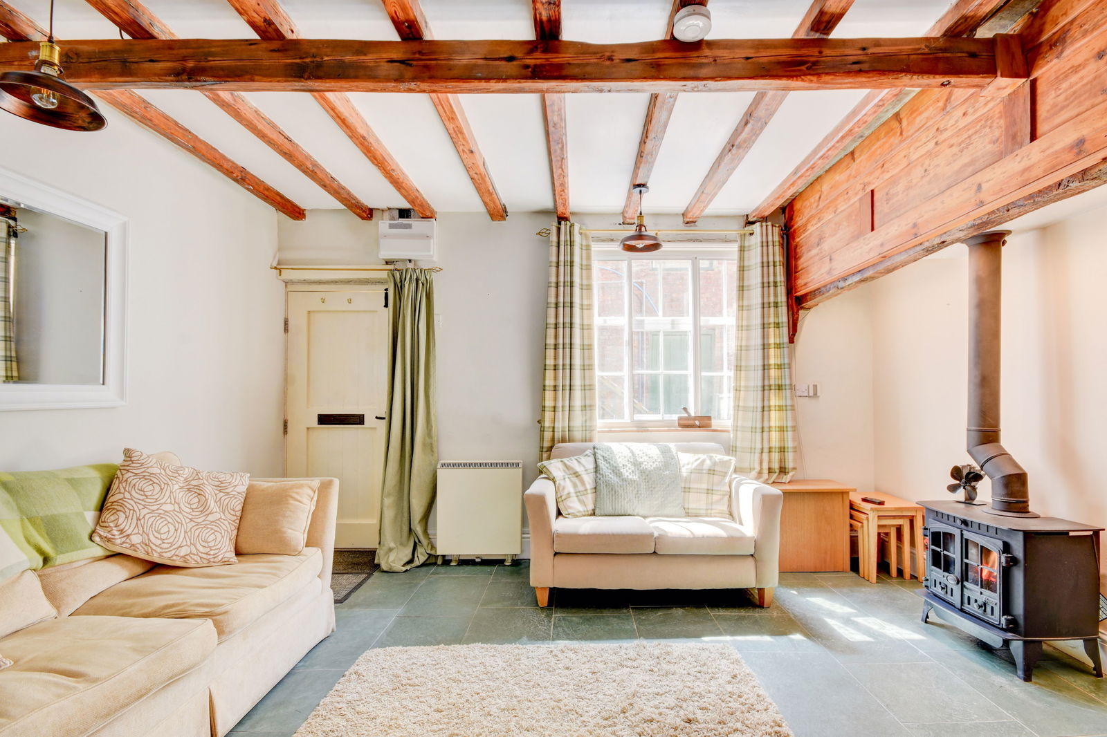3 Linskill Square, Baxtergate, Whitby photo 5