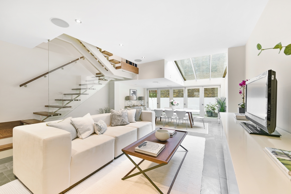 4 bedroom detached house for sale 0