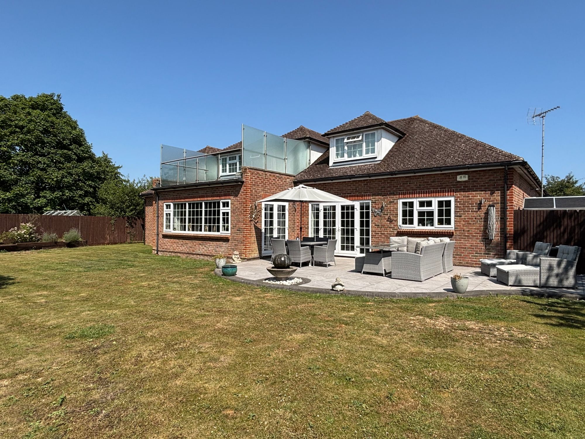 4-bed house on Vista Lea Vinnetrow Road, Chichester, £800,000