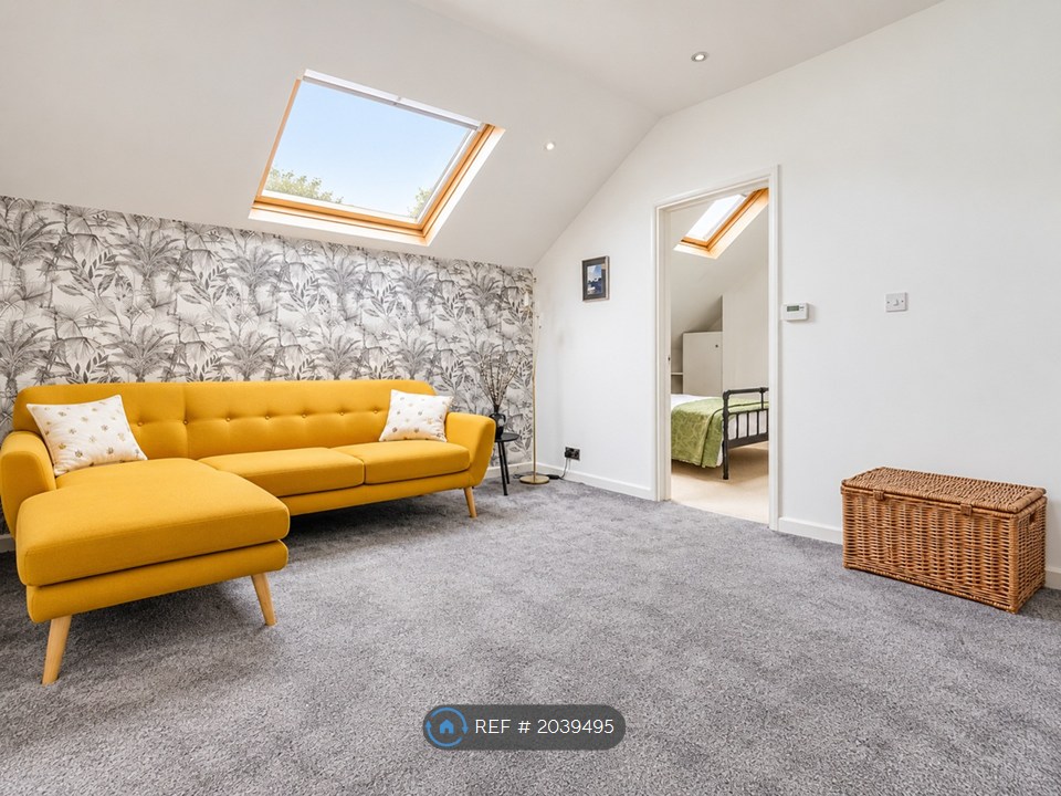 1-bed flat on B Leighton Avenue, Leigh-On-Sea, £895/mo