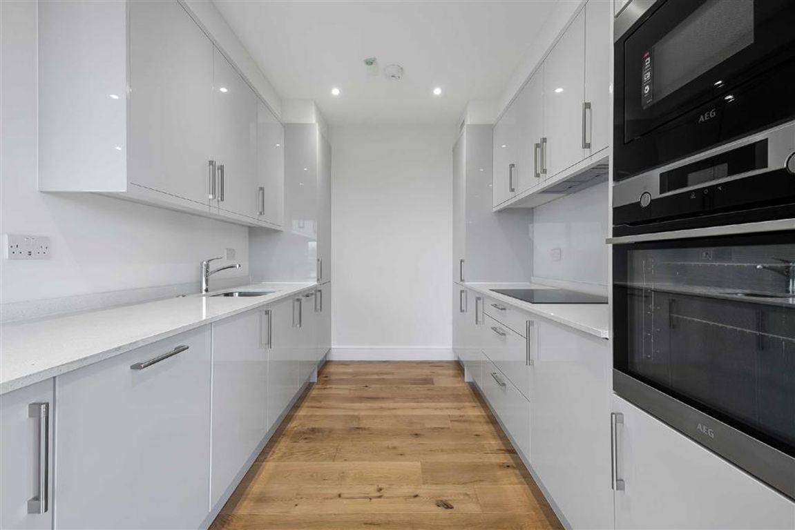 Flat 9, 4, Stannary Street, London photo 4