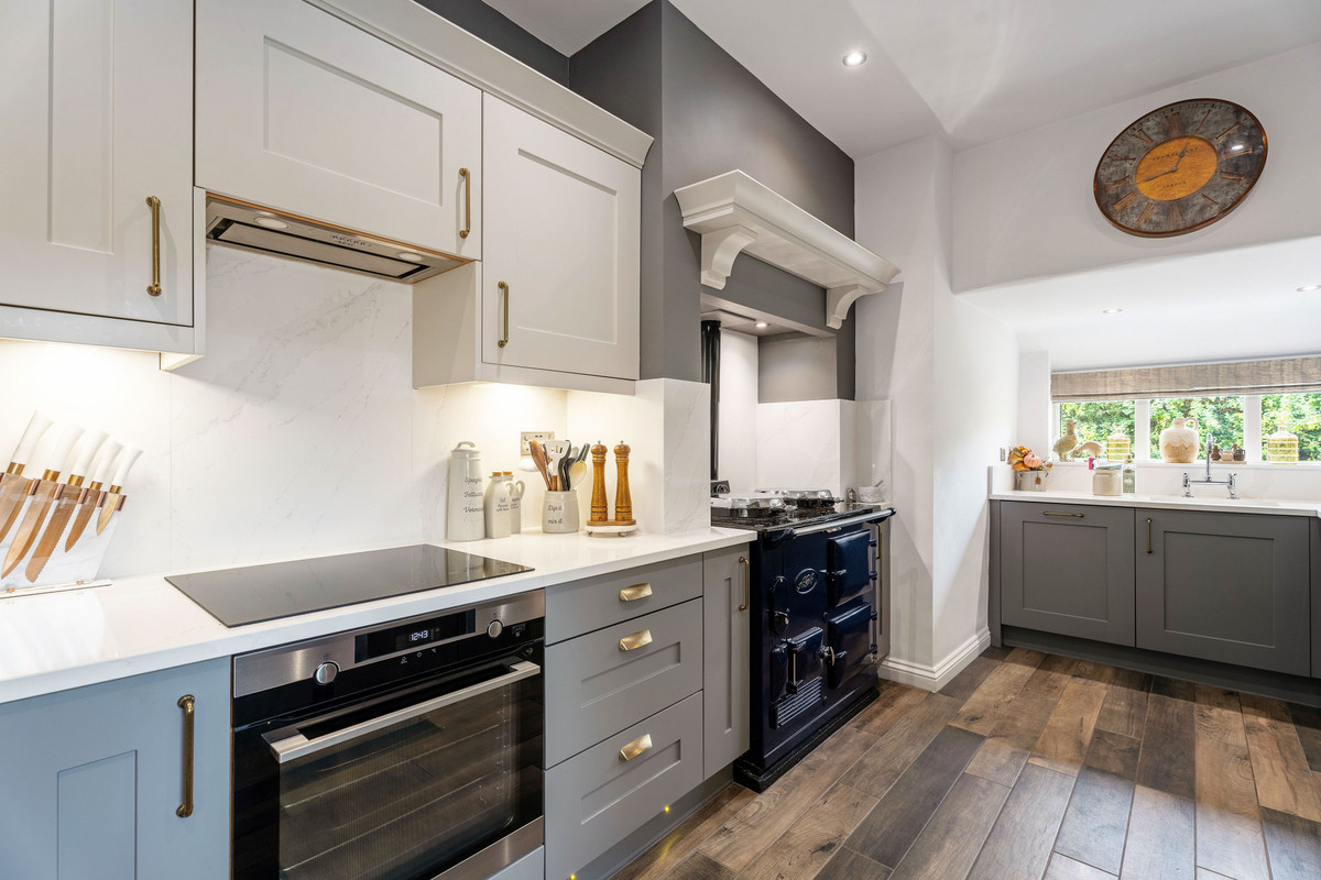 6 bedroom property for sale 0